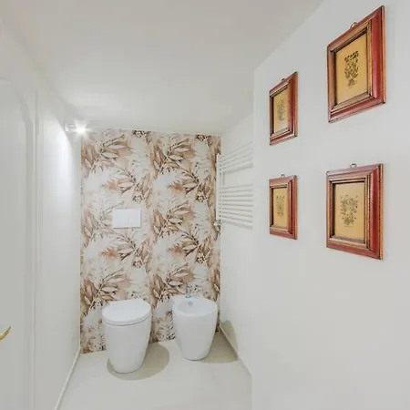 Smart And Convenient Ground Floor Inside Lucca