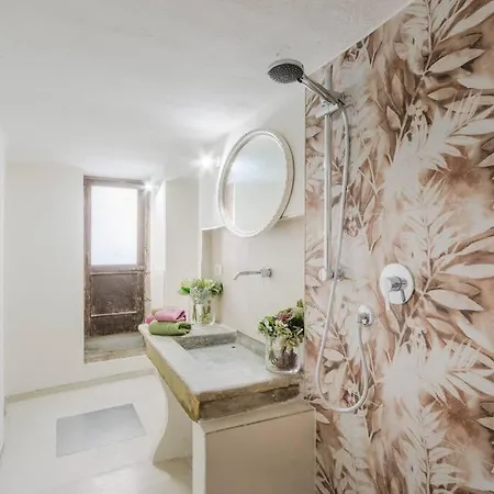 Apartment Smart And Convenient Ground Floor Inside *