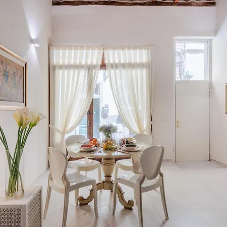 Apartment Smart And Convenient Ground Floor Inside *