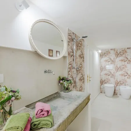 Smart And Convenient Ground Floor Inside