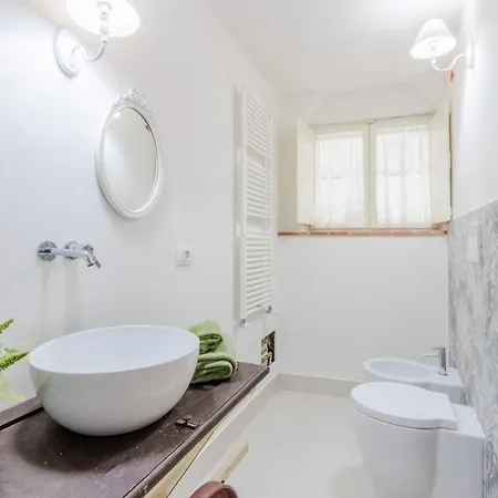 Apartment Smart And Convenient Ground Floor Inside